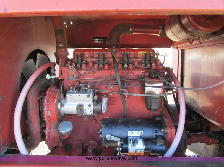 image for item E5028 1982 Hesston 6650 self-propelled swather