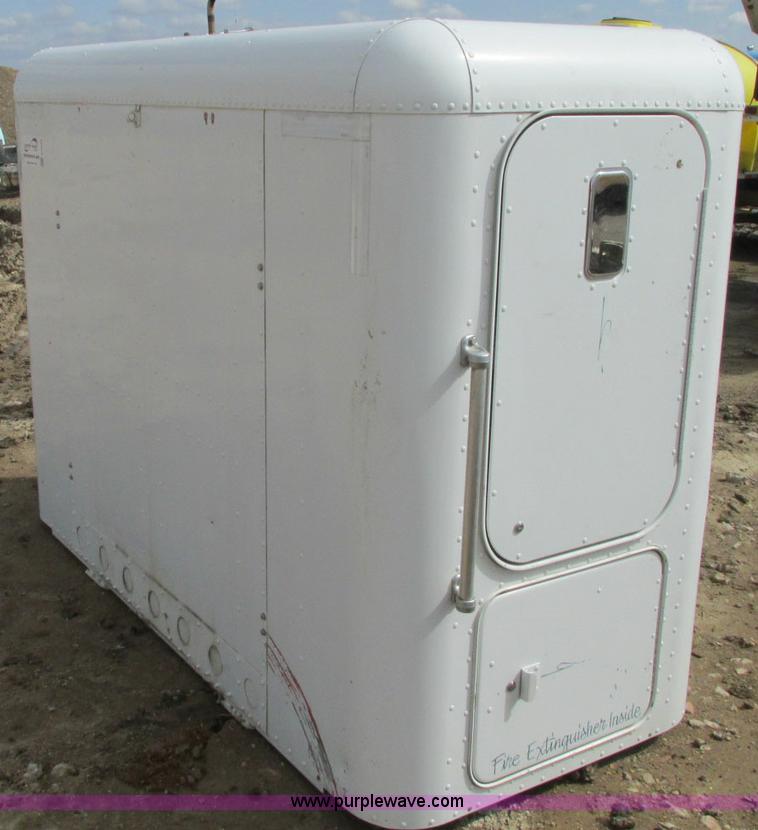 image for item E5033 36" semi truck sleeper