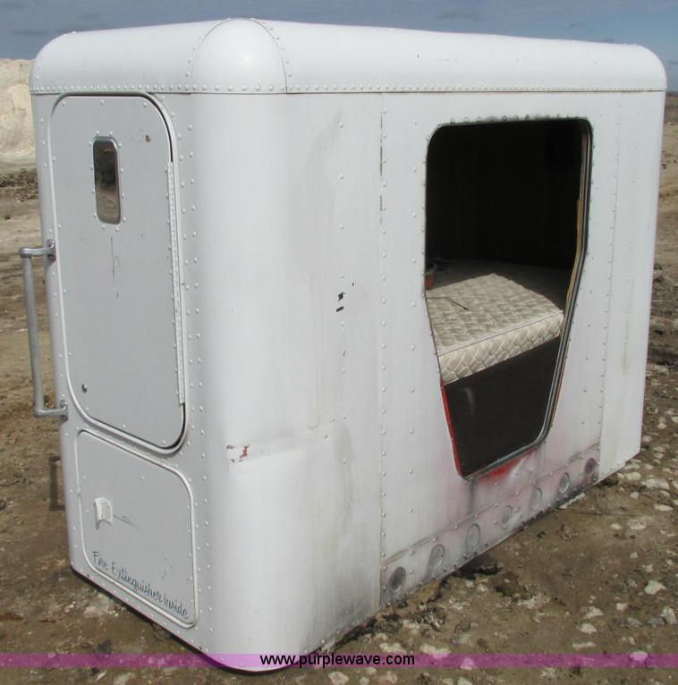 image for item E5033 36" semi truck sleeper