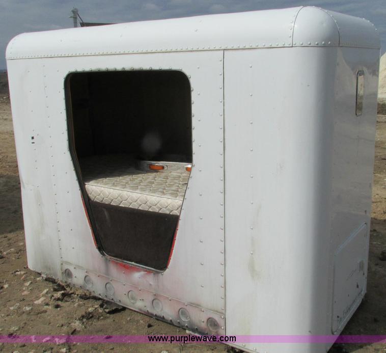 image for item E5033 36" semi truck sleeper