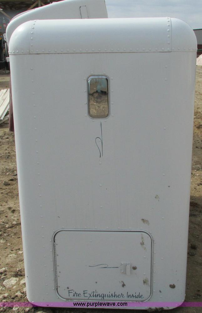 image for item E5033 36" semi truck sleeper