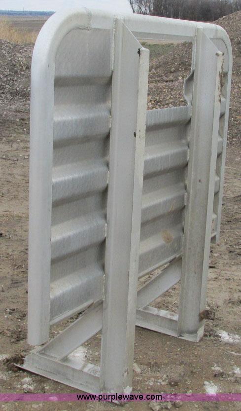 image for item E5036 Truck headache rack