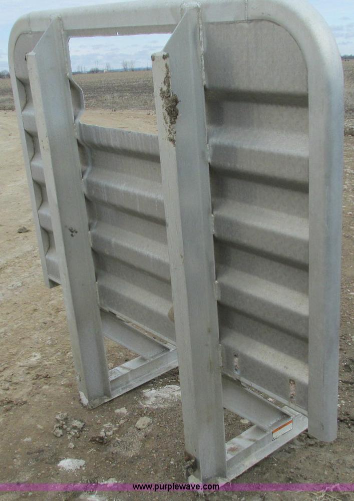 image for item E5036 Truck headache rack