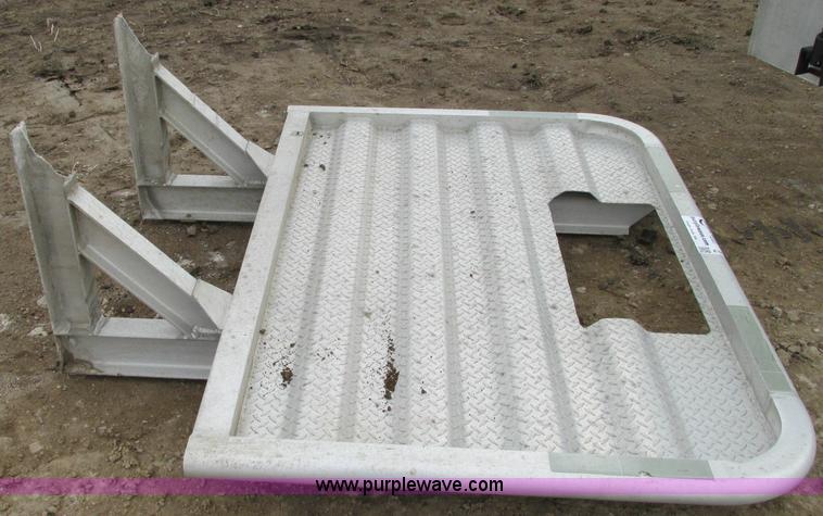 image for item E5036 Truck headache rack