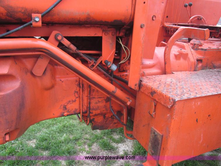 image for item E7204 Allis Chalmers 185 tractor