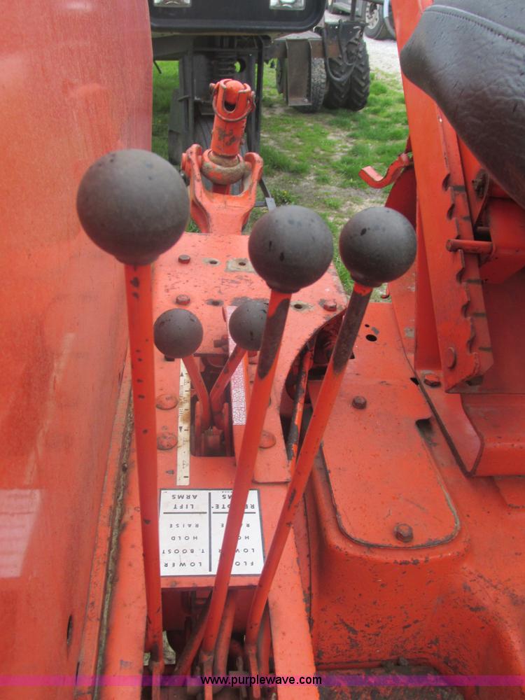 image for item E7204 Allis Chalmers 185 tractor