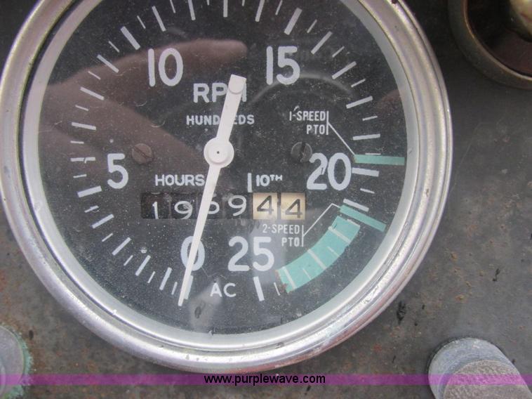 image for item E7204 Allis Chalmers 185 tractor