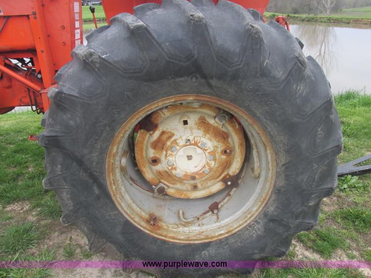 image for item E7204 Allis Chalmers 185 tractor