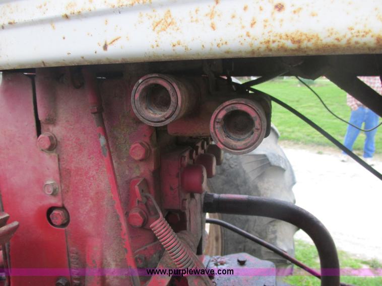 image for item E7205 International Farmall 460 tractor