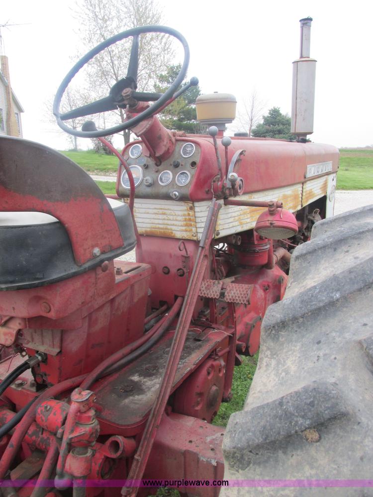 image for item E7205 International Farmall 460 tractor