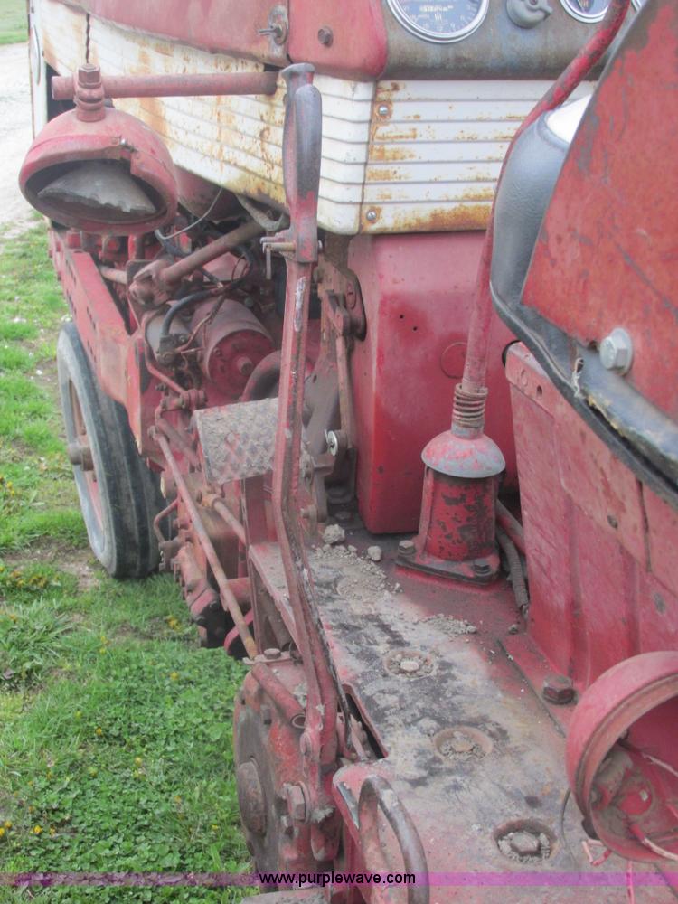image for item E7205 International Farmall 460 tractor