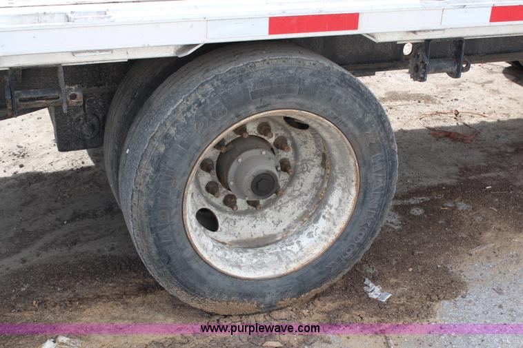 image for item F2890 2011 Transcraft DTL-2100 drop deck trailer