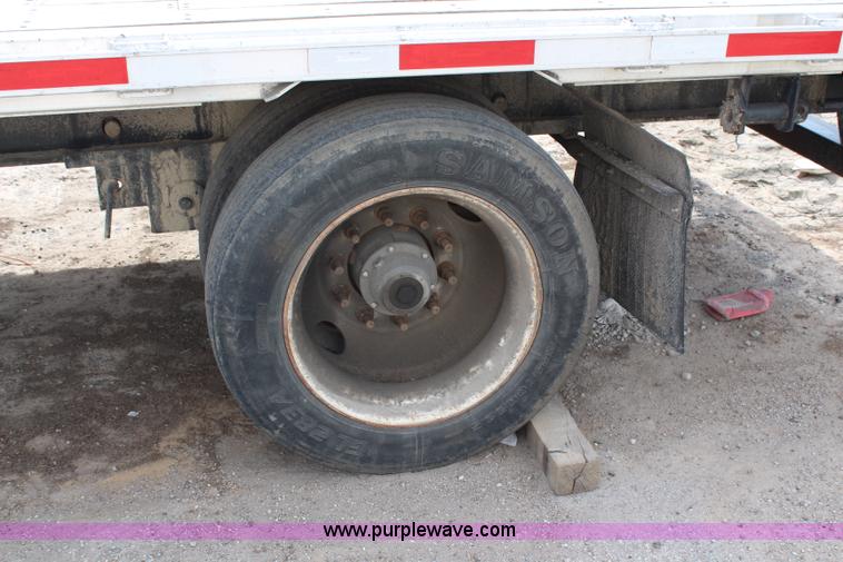 image for item F2890 2011 Transcraft DTL-2100 drop deck trailer