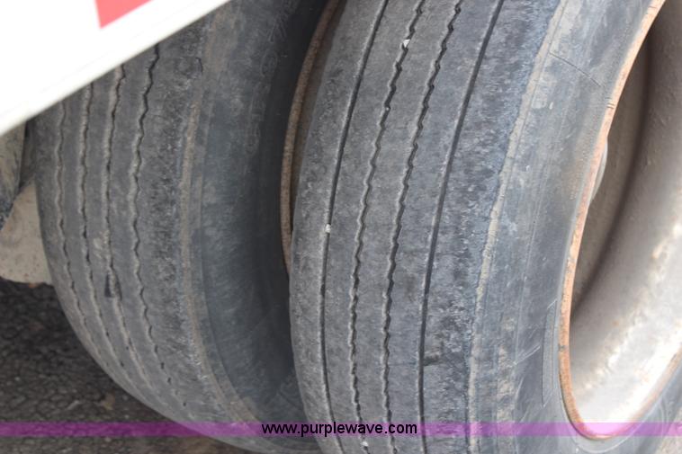 image for item F2890 2011 Transcraft DTL-2100 drop deck trailer