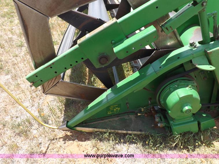 image for item F8763 John Deere 930 platform header