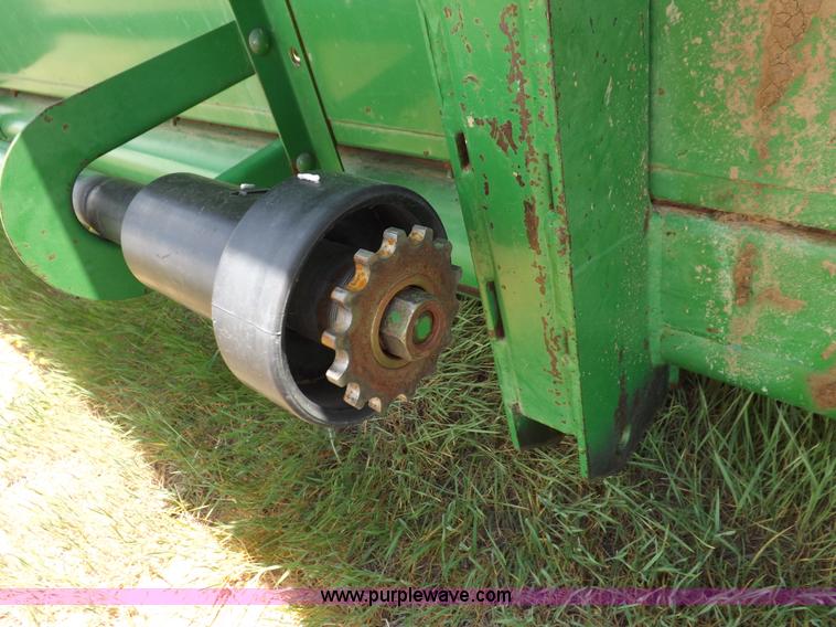 image for item F8763 John Deere 930 platform header