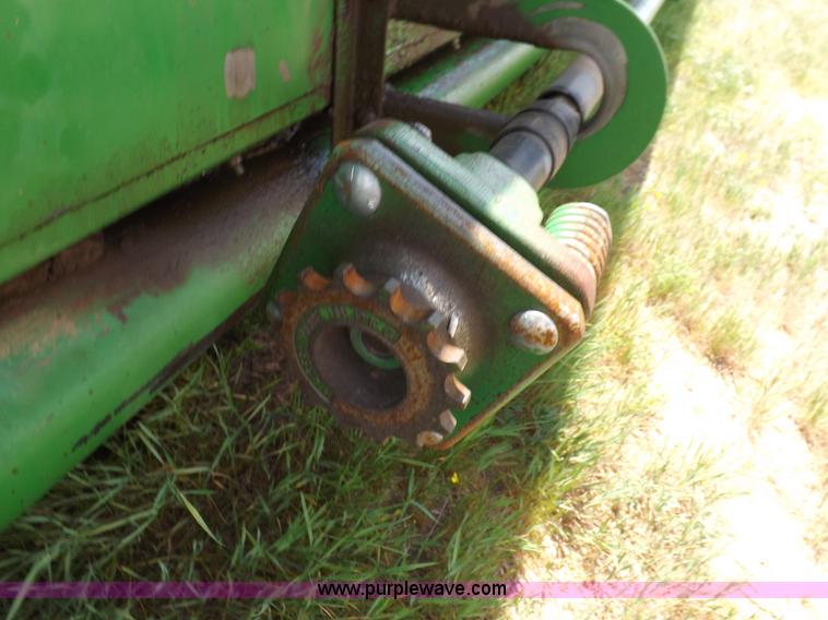 image for item F8763 John Deere 930 platform header