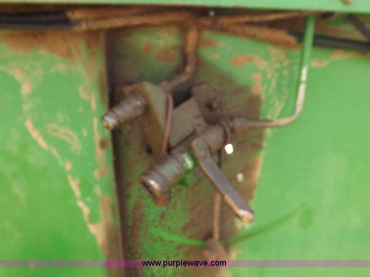 image for item F8763 John Deere 930 platform header