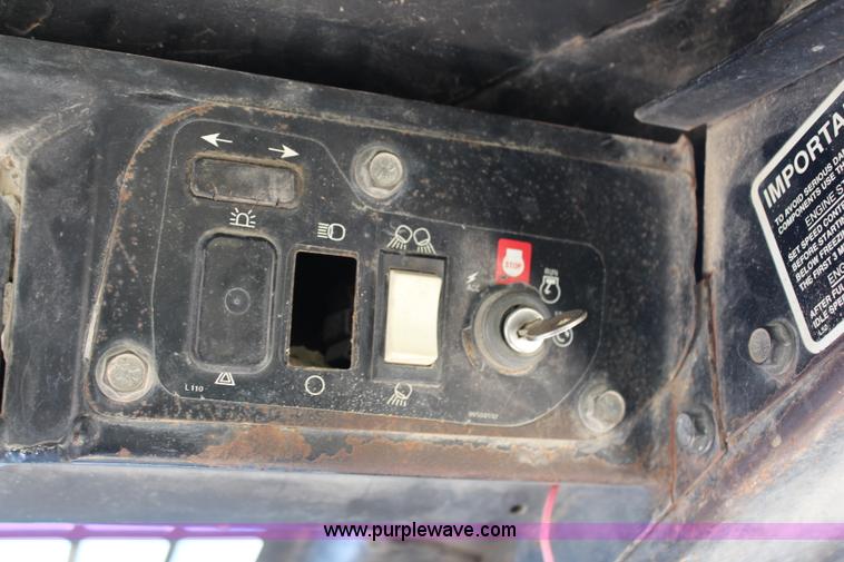 image for item G5345 1995 New Holland LX885 skid steer