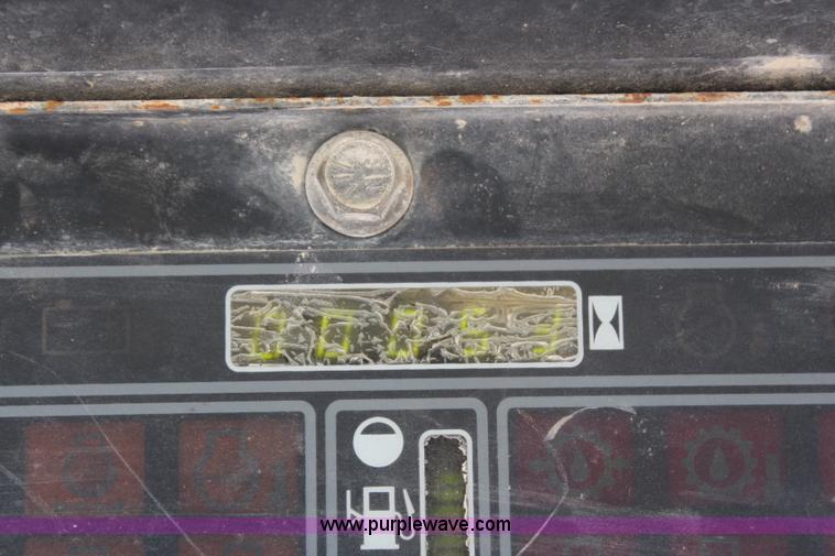 image for item G5345 1995 New Holland LX885 skid steer