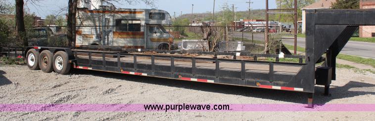 image for item G5440 2010 Retco 40' gooseneck trailer