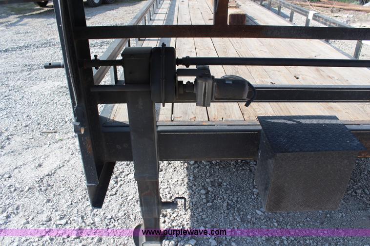 image for item G5440 2010 Retco 40' gooseneck trailer