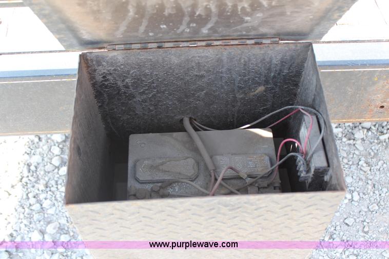 image for item G5440 2010 Retco 40' gooseneck trailer