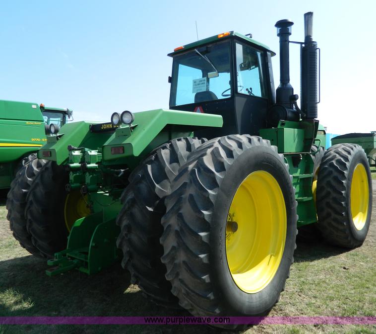 image for item G7840 1989 John Deere 8760 4WD tractor