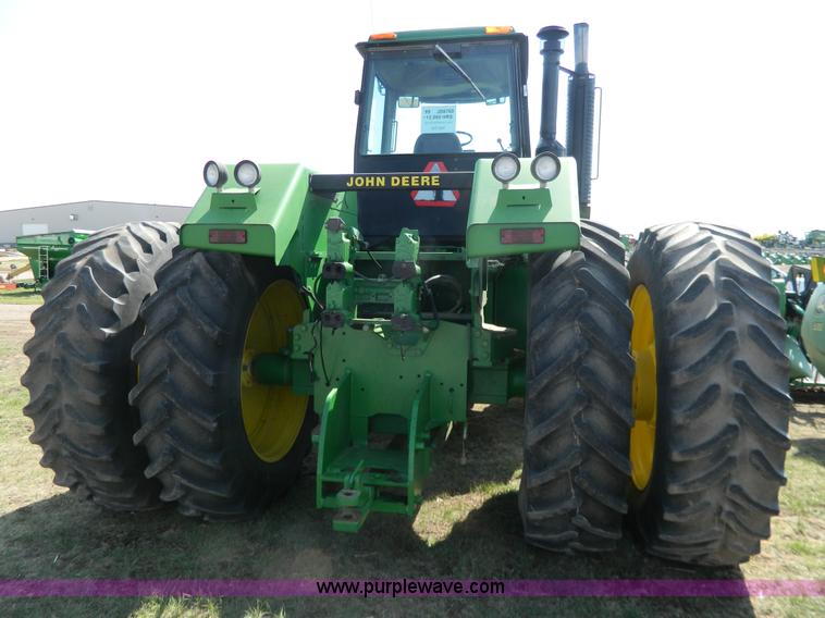 image for item G7840 1989 John Deere 8760 4WD tractor