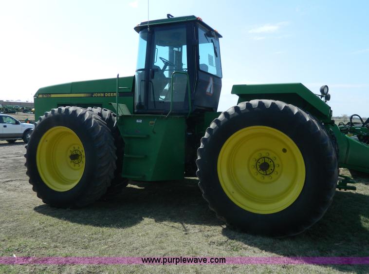 image for item G7840 1989 John Deere 8760 4WD tractor
