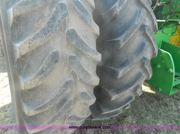 image for item G7840 1989 John Deere 8760 4WD tractor