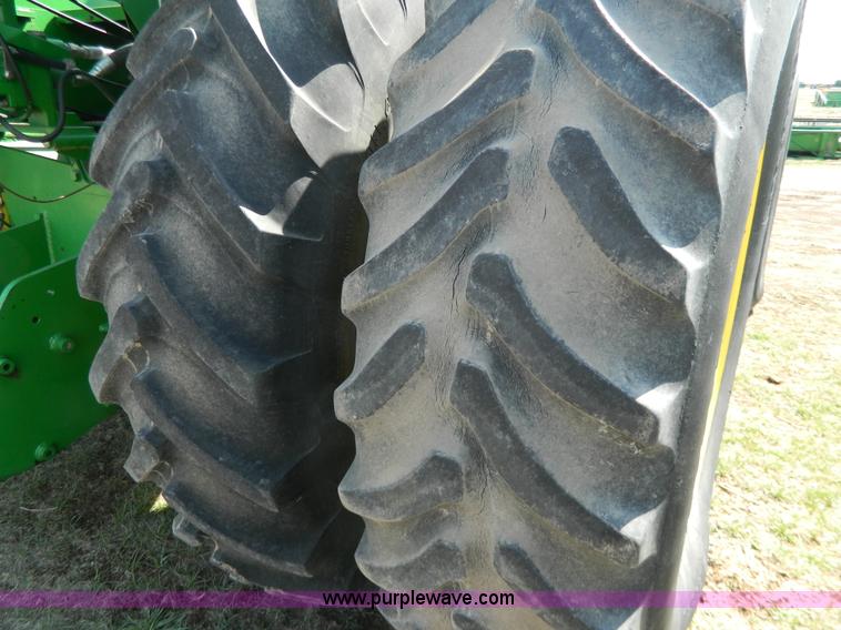 image for item G7840 1989 John Deere 8760 4WD tractor