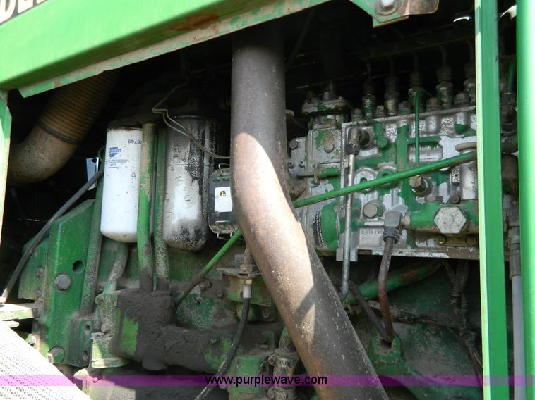 image for item G7840 1989 John Deere 8760 4WD tractor