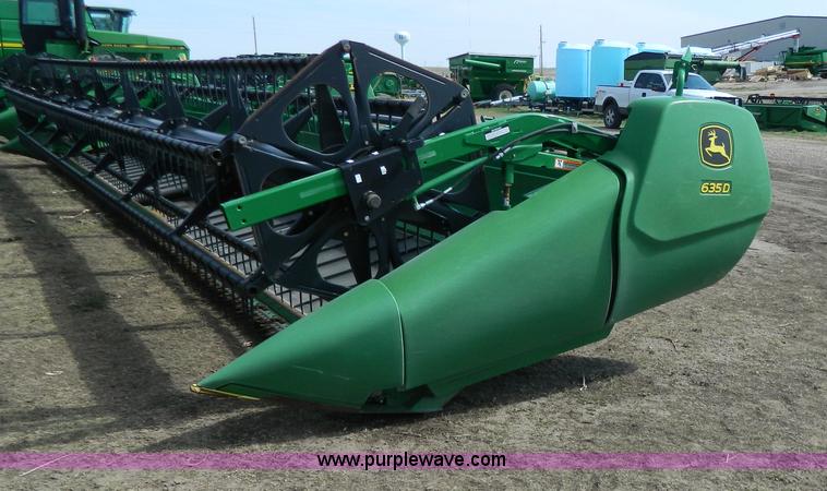 image for item G7842 2010 John Deere 635D draper header