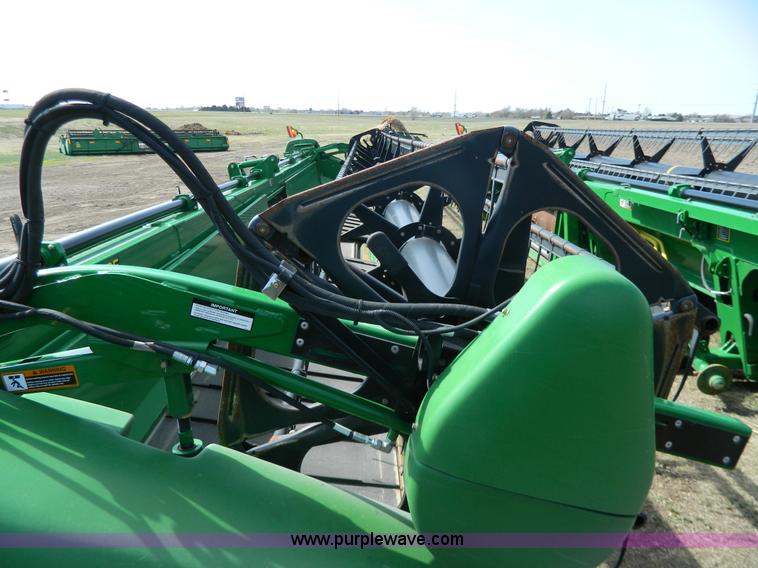 image for item G7842 2010 John Deere 635D draper header