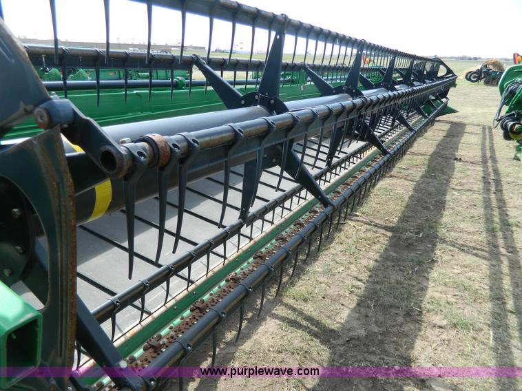 image for item G7842 2010 John Deere 635D draper header