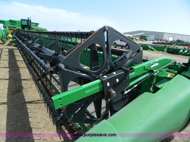 image for item G7842 2010 John Deere 635D draper header