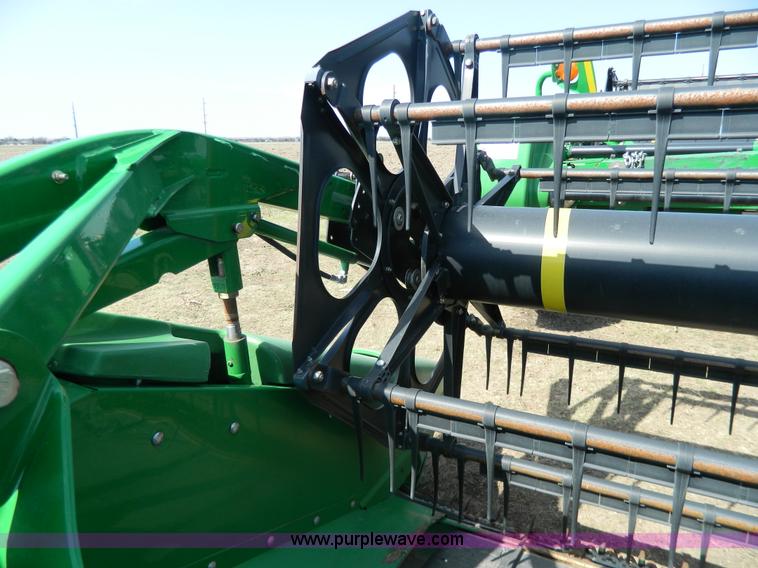 image for item G7842 2010 John Deere 635D draper header