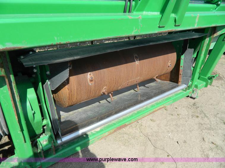 image for item G7842 2010 John Deere 635D draper header