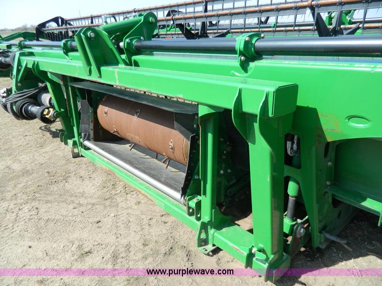 image for item G7842 2010 John Deere 635D draper header