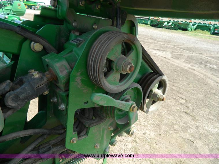 image for item G7842 2010 John Deere 635D draper header