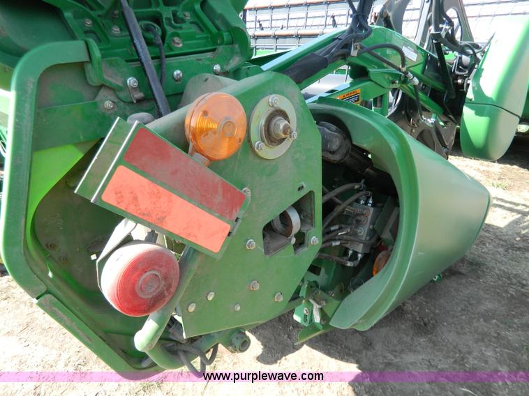 image for item G7842 2010 John Deere 635D draper header