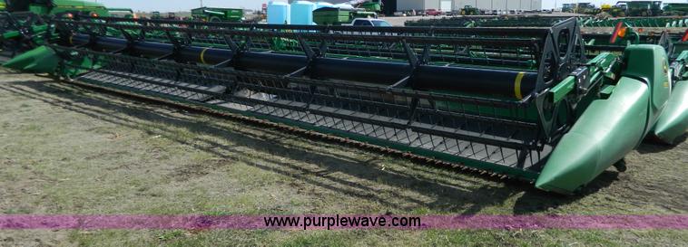 image for item G7843 2010 John Deere 635D draper header