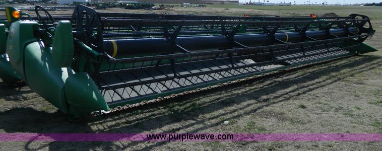 image for item G7843 2010 John Deere 635D draper header