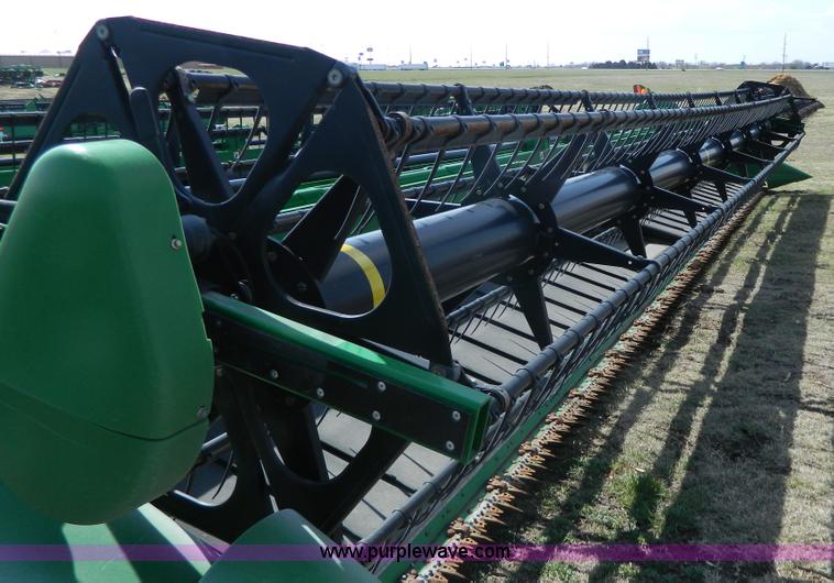 image for item G7843 2010 John Deere 635D draper header