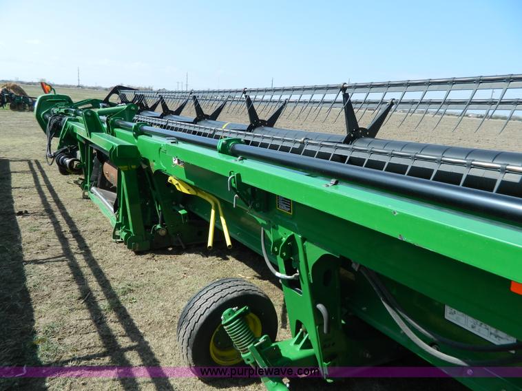 image for item G7843 2010 John Deere 635D draper header