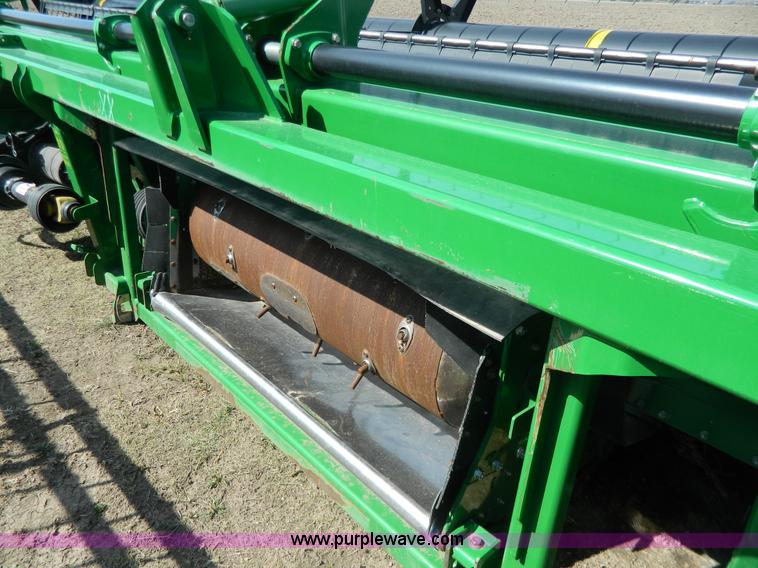 image for item G7843 2010 John Deere 635D draper header