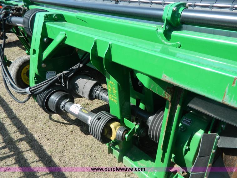 image for item G7843 2010 John Deere 635D draper header