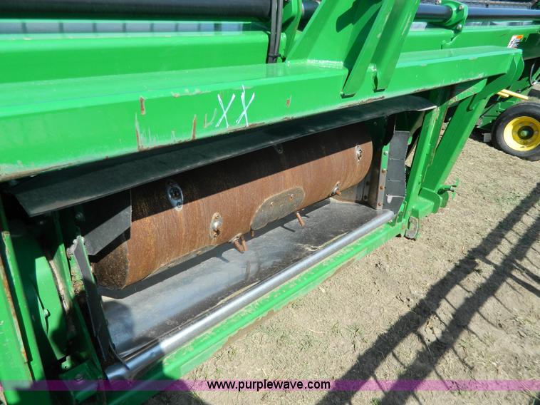 image for item G7843 2010 John Deere 635D draper header