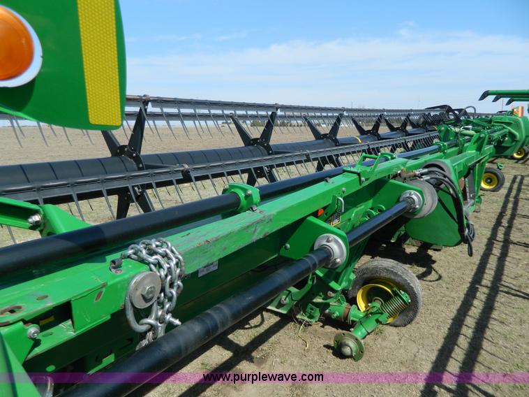 image for item G7843 2010 John Deere 635D draper header